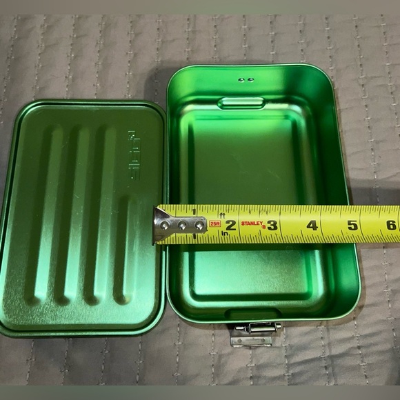 SIGG Light Weight Aluminum Food Container / Lunch Box - Picture 6 of 16
